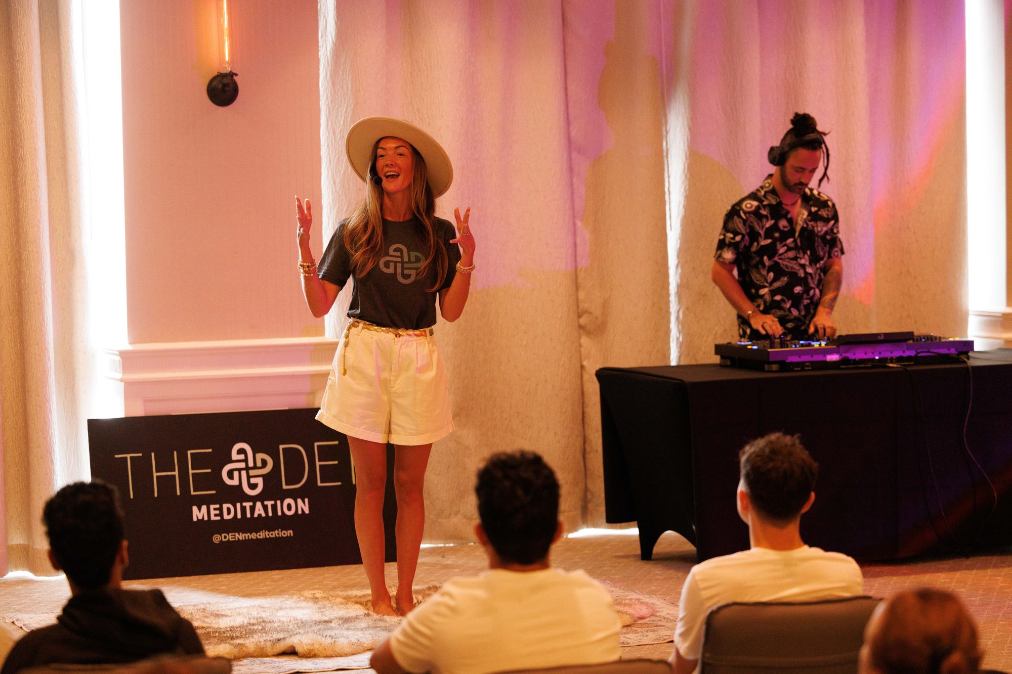 Guiding a room through the breath, live